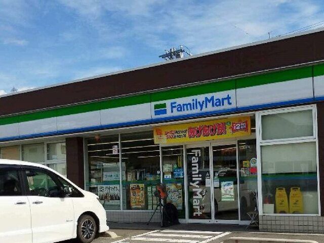 コンビニ　ファミリーマート上田住吉店（コンビニ）まで500m