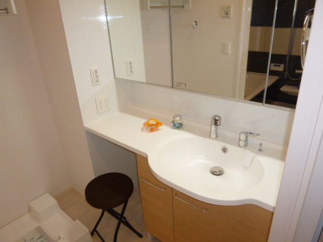 洗面設備　洗髪洗面化粧台