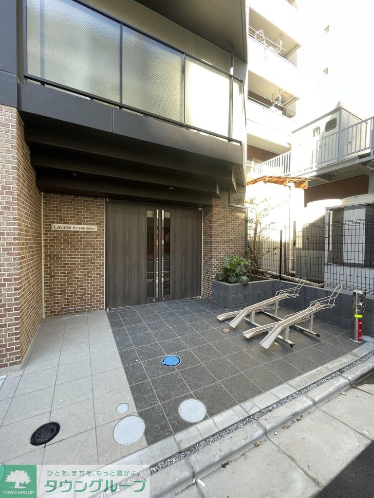 エントランス　駐車場