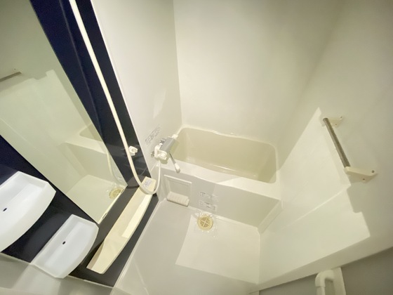 バス・シャワールーム　※別部屋の写真です