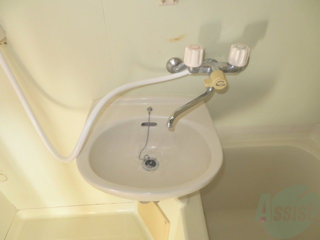 洗面設備　洗面台はこちら。朝の身支度はここでばっちり。