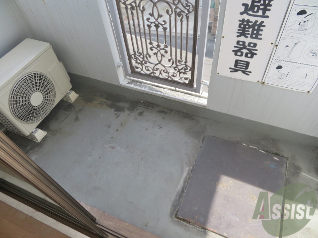 バルコニー　バルコニーは洗濯物を干すスペースがあります。