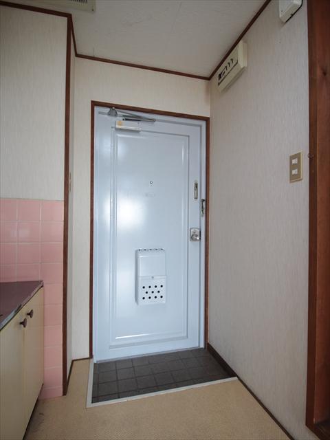その他　松山市小坂　イレブンハイツ　玄関