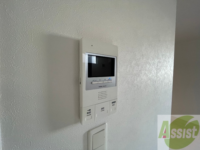セキュリティ　ＴＶモニター付インターホンです。来客者の顔が見えるので安心！
