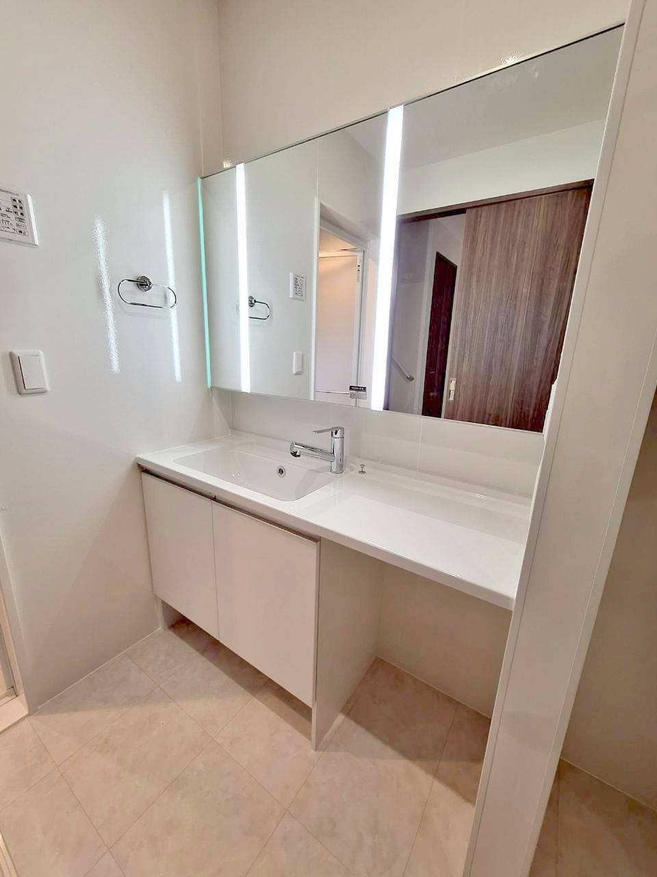 玄関　同施工会社　参考写真