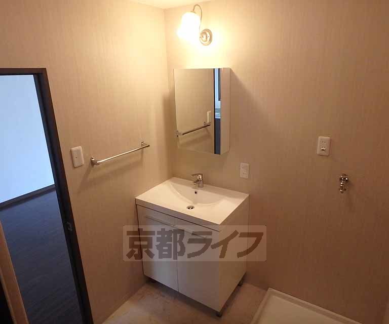 洗面設備　洗面所もお洒落です