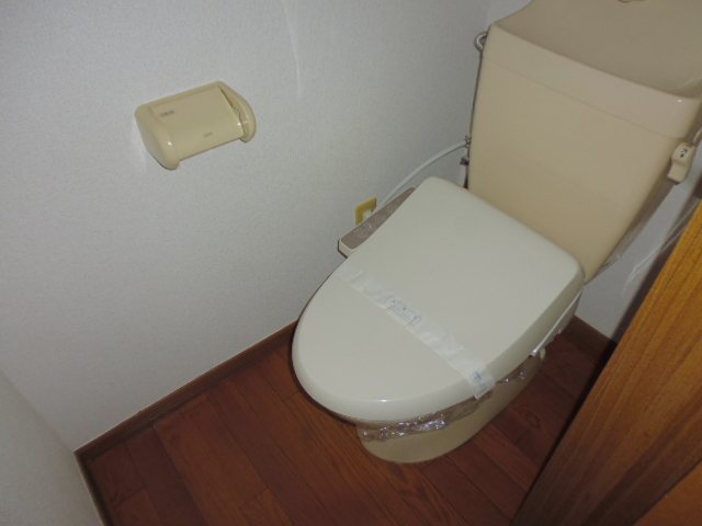 トイレ　温水洗浄便座