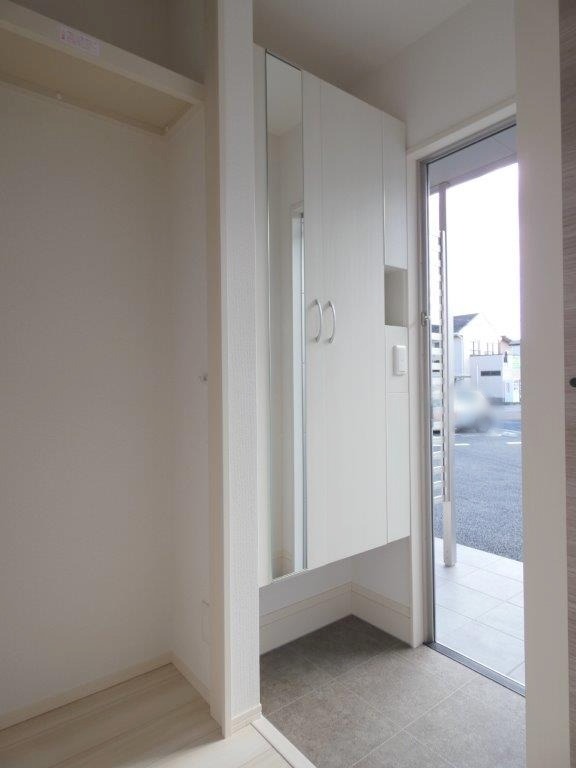 玄関　図面と現状に相違がある場合には現状を優先