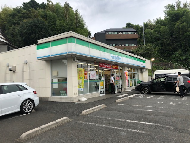 コンビニ　ファミリーマート 町田能ケ谷町店（コンビニ）まで327m