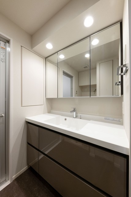 洗面設備　※写真は同タイプ住戸です。