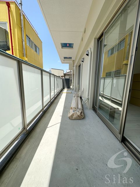 バルコニー　施工中です