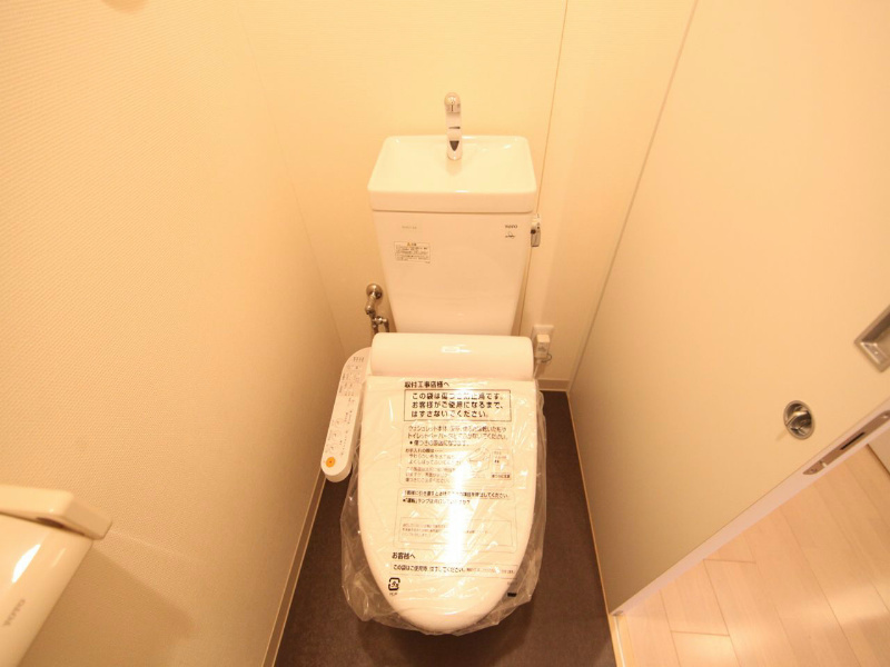 トイレ　温水洗浄便座付トイレ