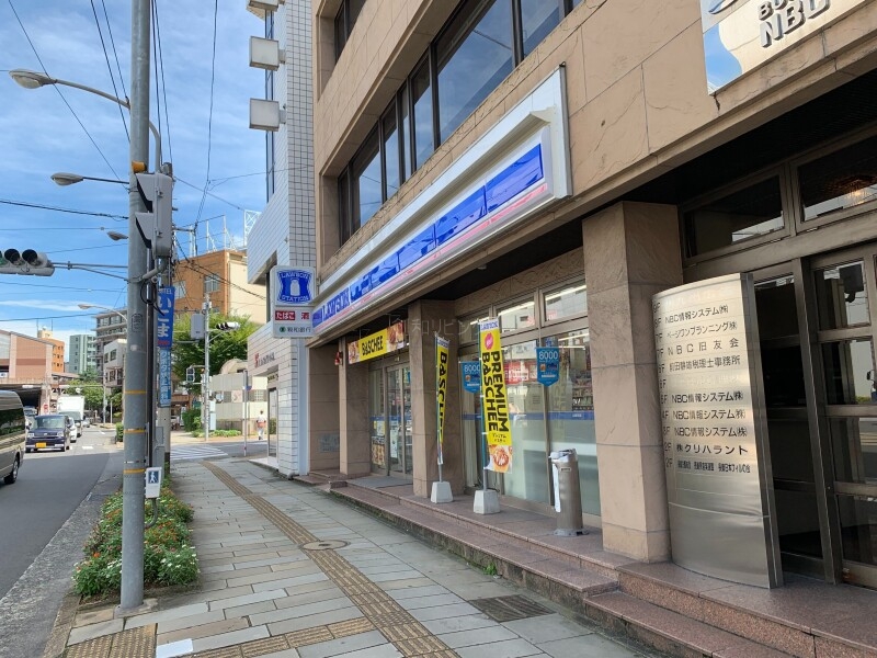 コンビニ　ローソン長崎桜町店（コンビニ）まで91m