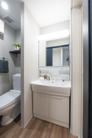 洗面設備　家具・インテイリアは含みません。