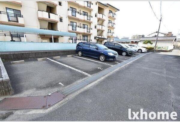 駐車場　駐車場完備です