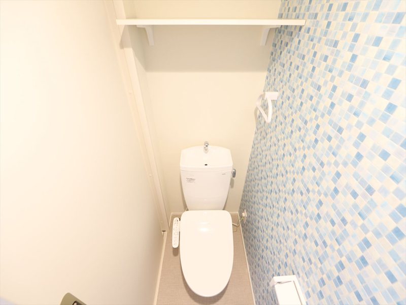 トイレ　温水洗浄暖房便座付トイレ