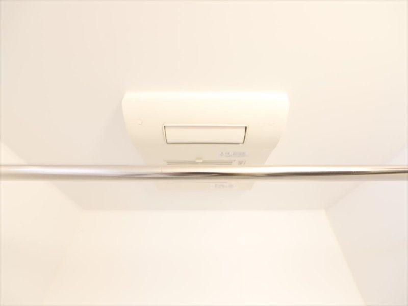 その他設備　浴室暖房乾燥機付き