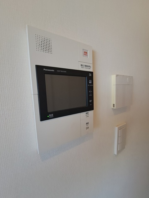 セキュリティ　モニター付きインターホン
