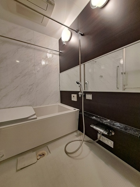 バス・シャワールーム　バスルーム