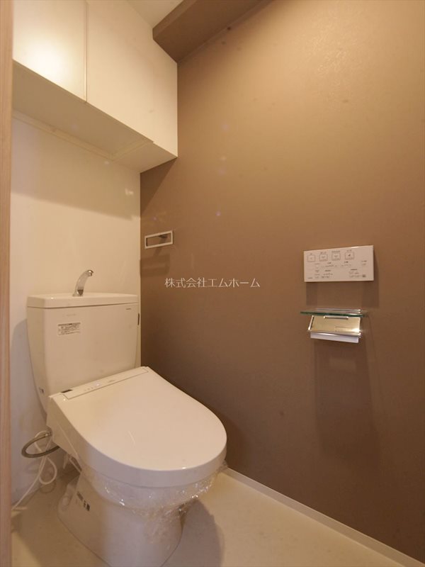 トイレ　温水洗浄便座付トイレ