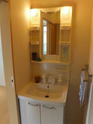 洗面設備　洗髪洗面化粧台