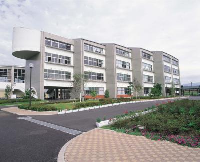 中学校　大津町立大津北中学校（中学校）まで950m
