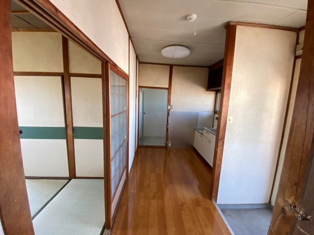 玄関　リフォーム前（イメージ）