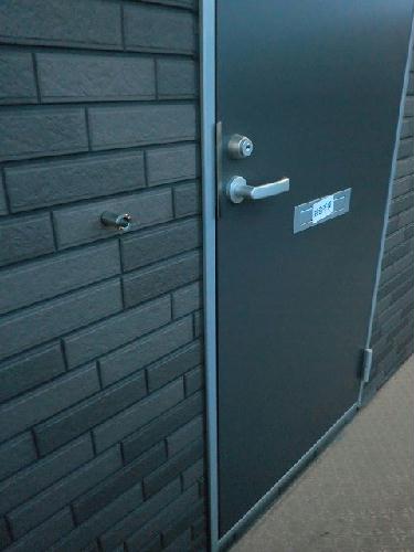 その他　玄関ドア横の玄関フックは、急な荷物掛けに便利です。