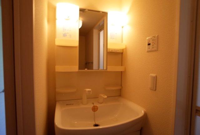 洗面設備　シャンプー＆ドレッサー