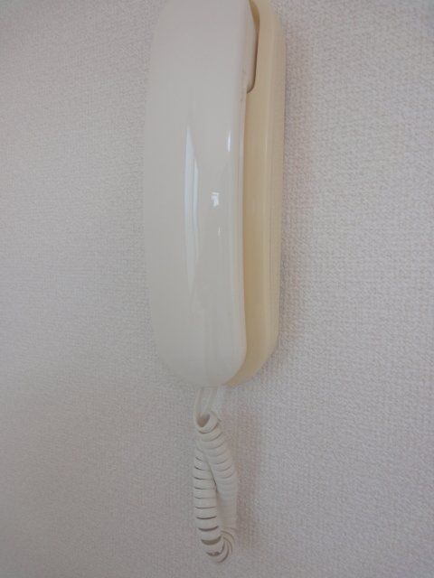 セキュリティ　インターホン付きです！TVドアホンに変更済み