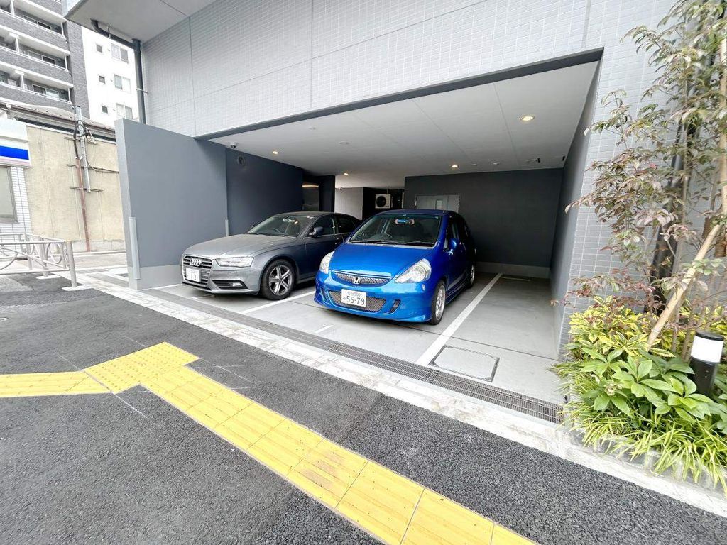 駐車場　駐車場