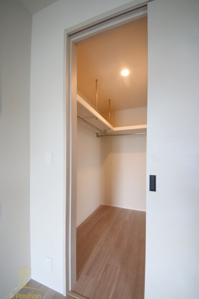 収納　コンフォリア・リヴ本町WEST Q