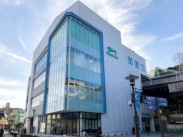 ショッピングセンター　ウィングキッチン金沢八景（ショッピングセンター）まで1240m