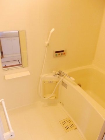 バス・シャワールーム　お風呂で日々の疲れを落としましょう