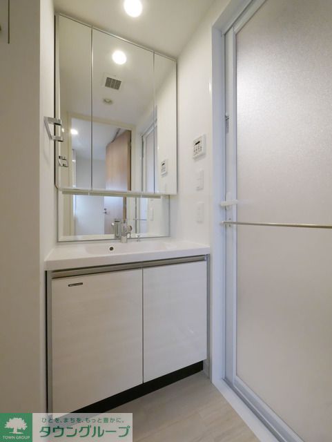 洗面設備　※写真は同タイプ住戸です。