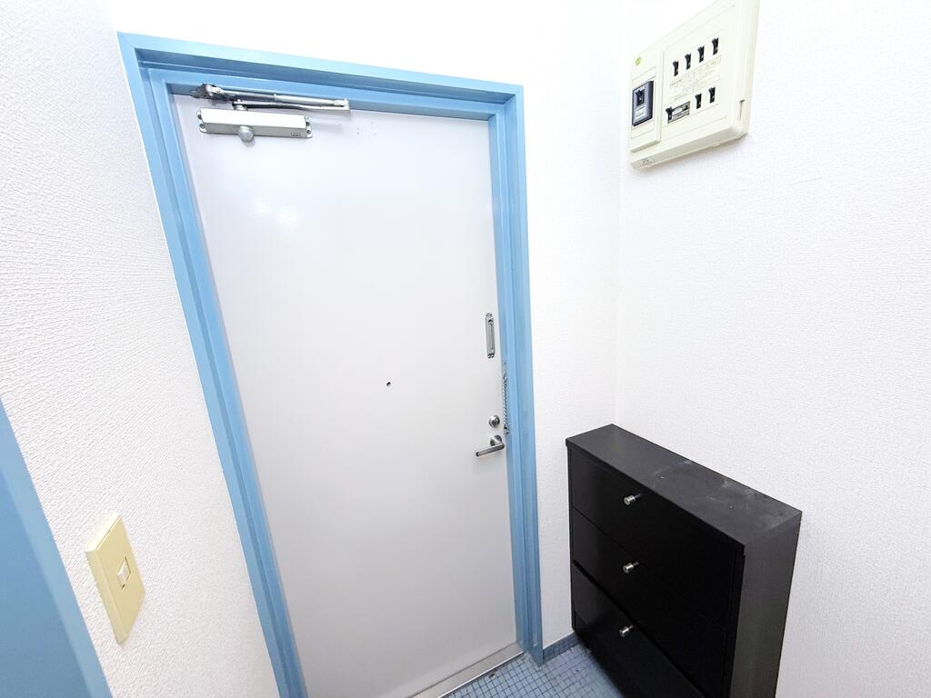 ＪＲ中央線 高尾駅 徒歩5分 2階建 築36年の玄関写真