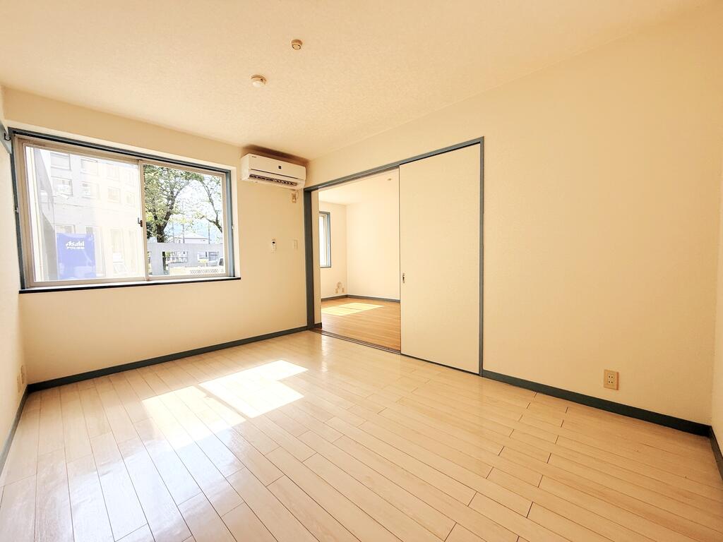 ＪＲ中央線 高尾駅 徒歩5分 2階建 築36年の居間写真