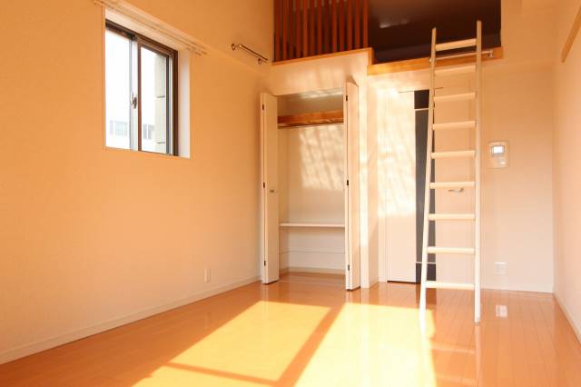 その他部屋・スペース　温かい角部屋です。