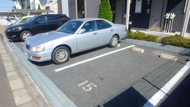 駐車場　★敷地内駐車場もしっかりアスファルトで完備★