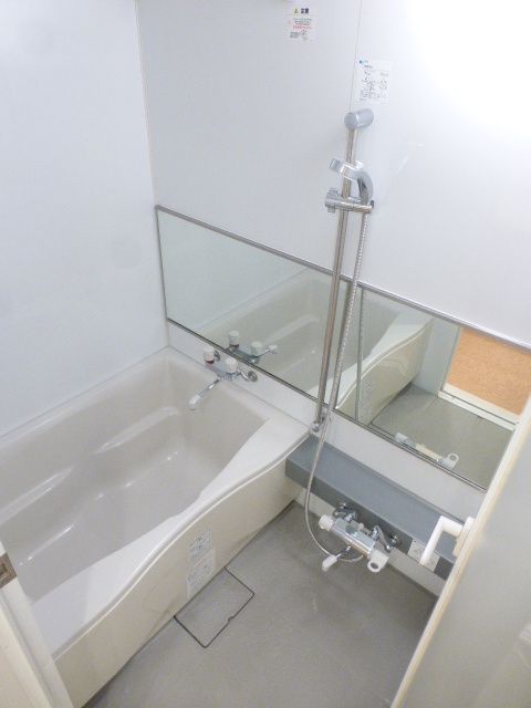 バス・シャワールーム　日々の疲れを癒すお風呂付です