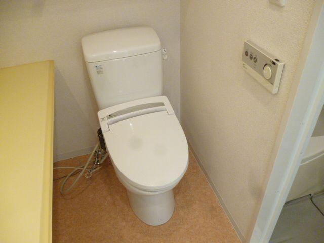 トイレ　ゆったりとした空間のトイレです