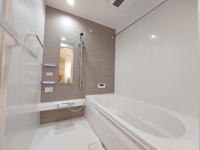 コンビニ　ファミリーマート若松ひびきの店（コンビニ）まで507m