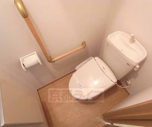 トイレ　ウォシュレット付きのトイレです。