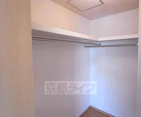 収納　大きなウォークインクローゼットです。