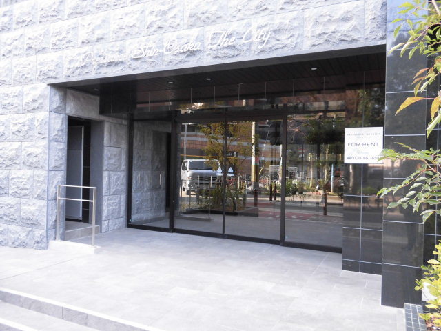 エントランス　お洒落なエントランスです