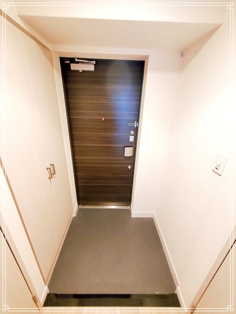 玄関　下駄箱付きの玄関です。