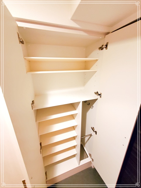 収納　傘用の収納スペースもあります。