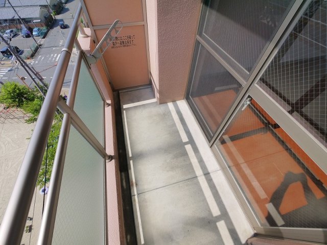 バルコニー　お洗濯にも便利なバルコニー付き