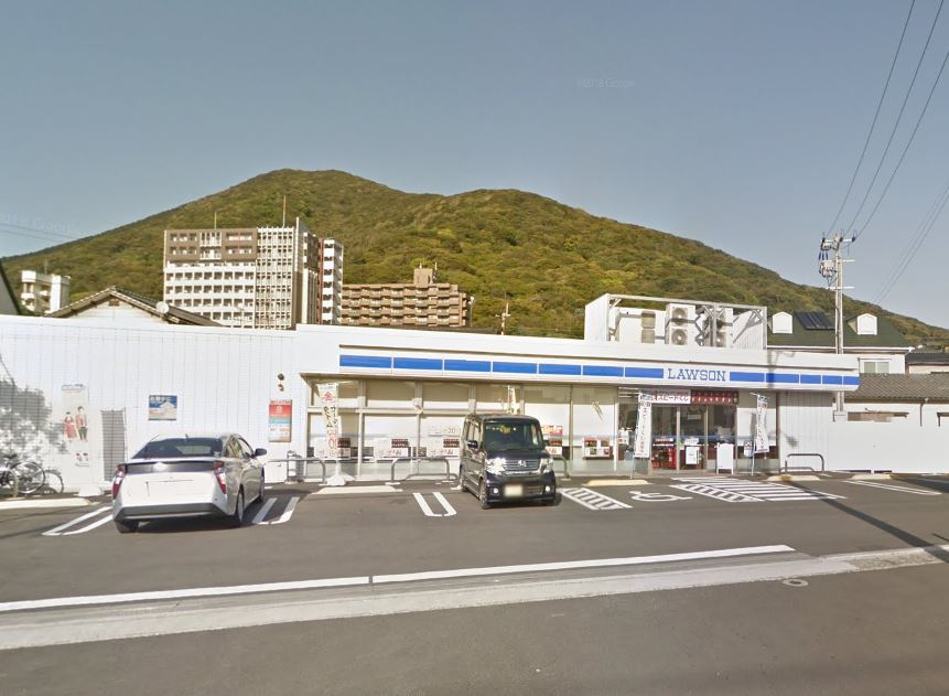 コンビニ　ローソン 小倉霧ケ丘三丁目店（コンビニ）まで748m