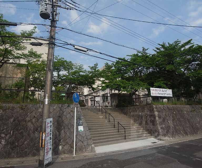 小学校　岩倉北小学校（小学校）まで381m